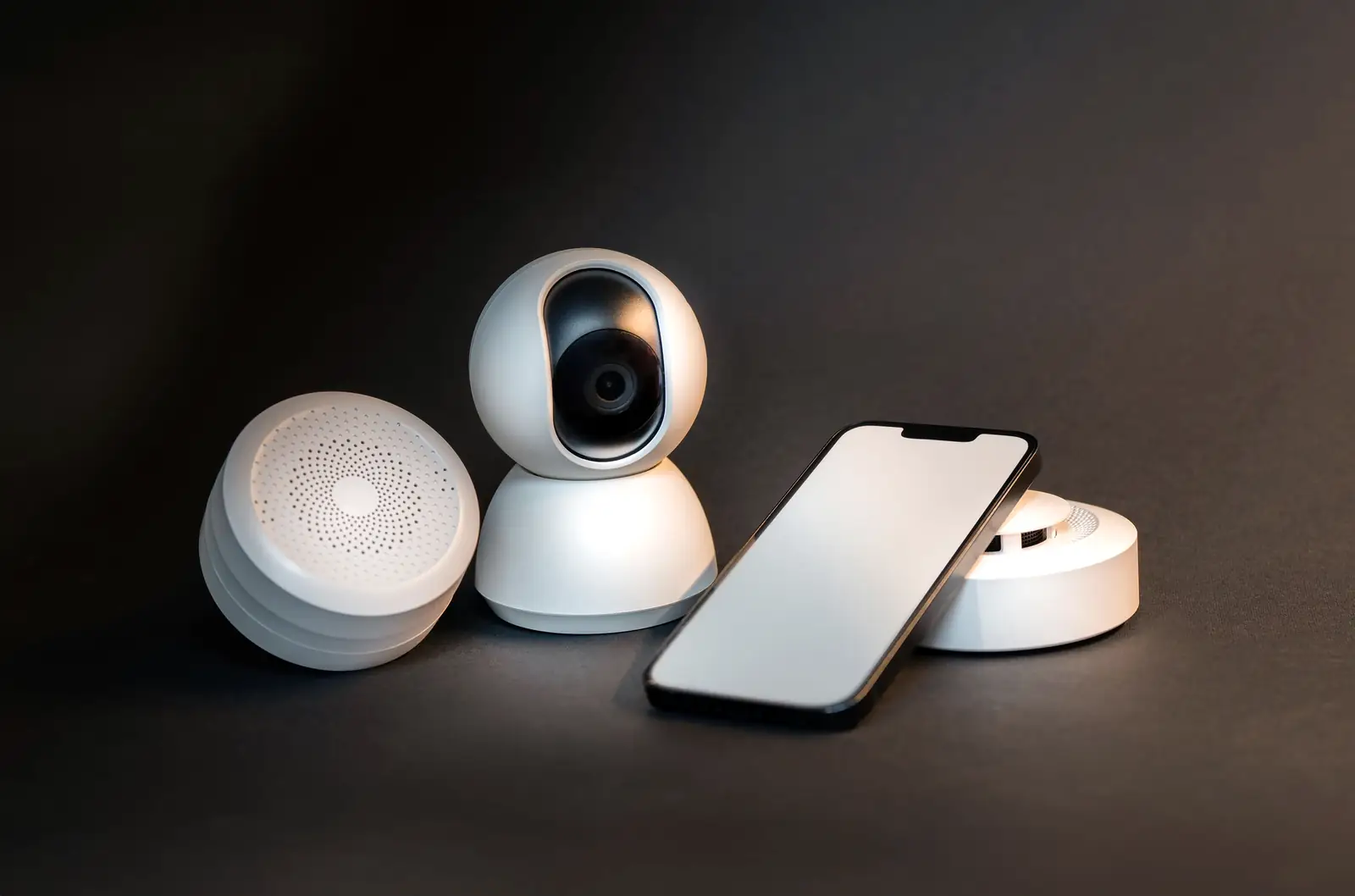 Caméra, capteurs et smartphone pour la maison connectée
